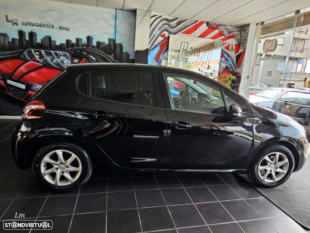 Peugeot 208 1.2 VTi SE Style - 6