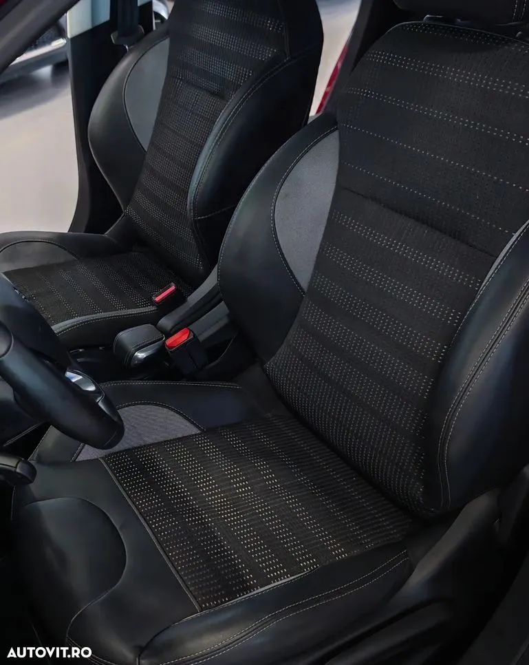 Peugeot 2008 1.2 PureTech Turbo EAT6 S&S Allure - 24