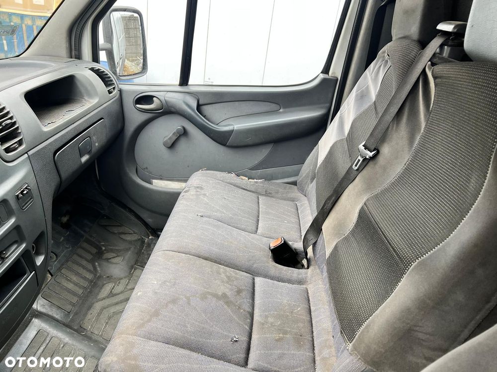 Mercedes-Benz 311 - 6