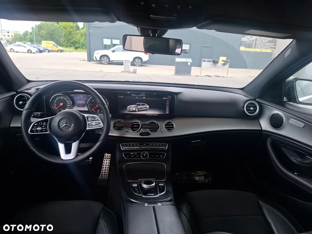 Mercedes-Benz Klasa E 200 d 9G-TRONIC - 19