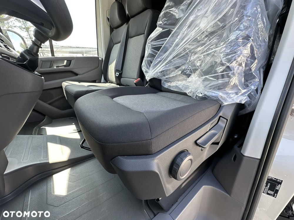 Volkswagen Crafter 35 furgon wysoki dach, 2,0 TDI 177KM, przedni, 6-bieg manualna 3640 mm, Euro 6 - 13