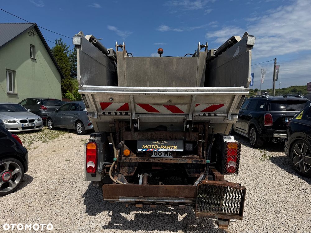 Renault Maxity - 5