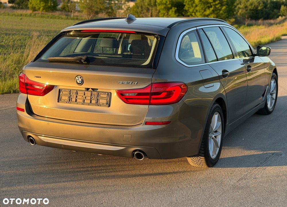 BMW Seria 5 520d xDrive Luxury Line sport - 16
