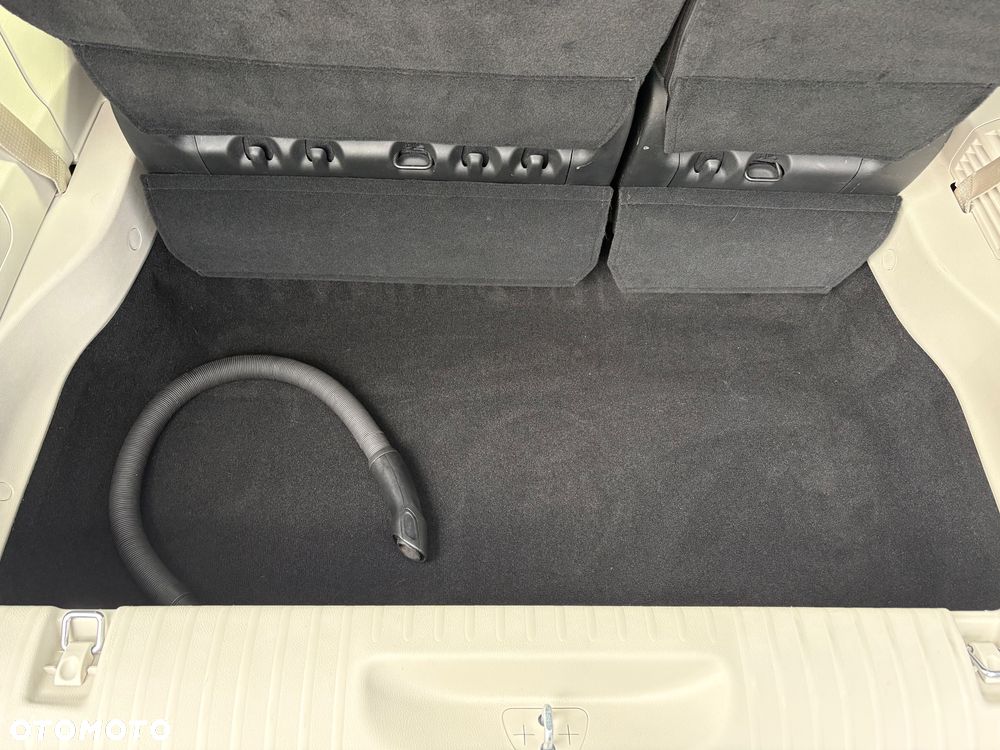 Chrysler Pacifica - 38