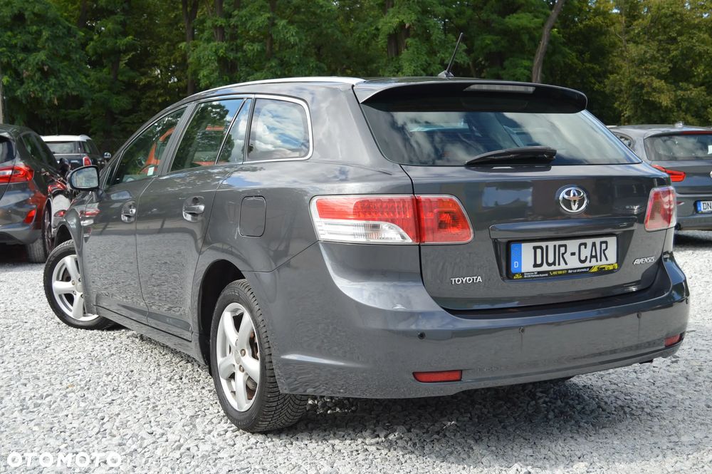 Toyota Avensis 2.0 D-4D Sol - 19