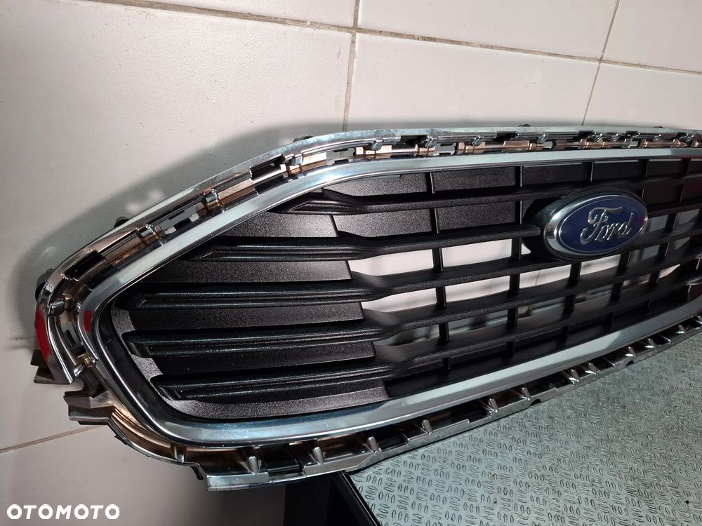 Grill atrapa zderzaka znaczek Ford Tourneo Connect 2022 rok mk2 lift nr KT1B8200B - 3