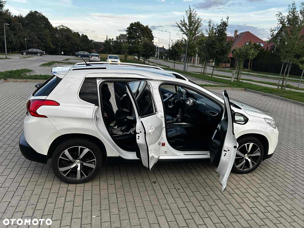 Peugeot 2008 1.6 e-HDi Allure S&S - 13