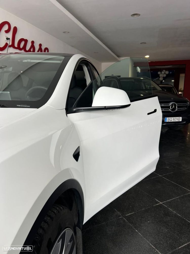 Tesla Model Y Long Range Dual Motor AWD - 5