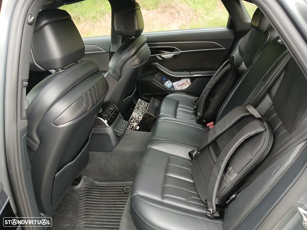 Audi A8 - 6