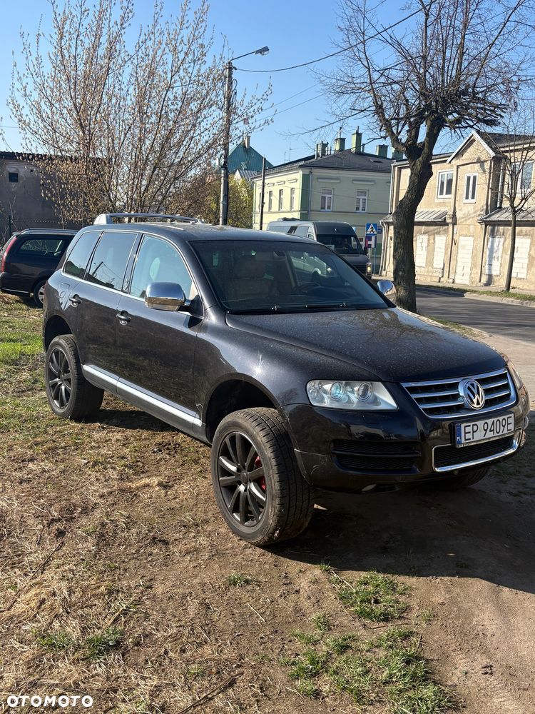Volkswagen Touareg - 1