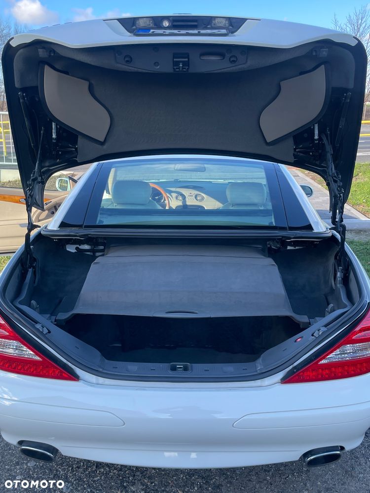 Mercedes-Benz SL - 23