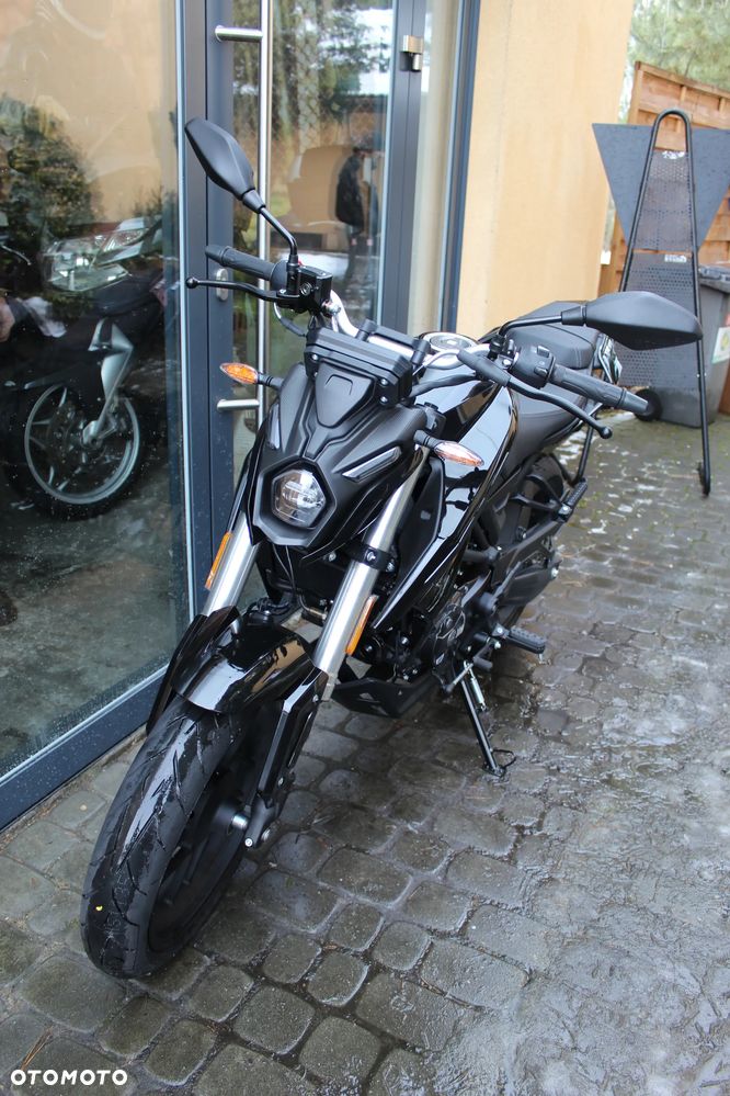 VOGE R125 - 7
