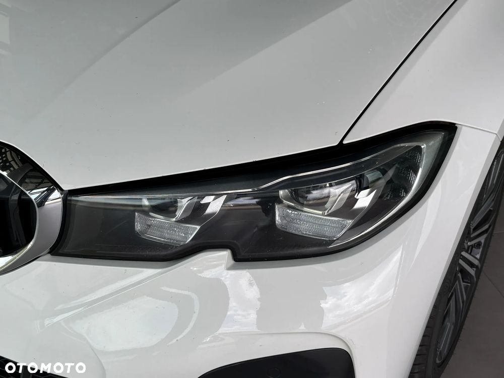 BMW Seria 3 330i xDrive M Sport sport - 13
