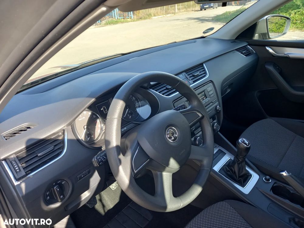 Skoda Octavia Combi 1.6 TDI DPF FAMILY - 11