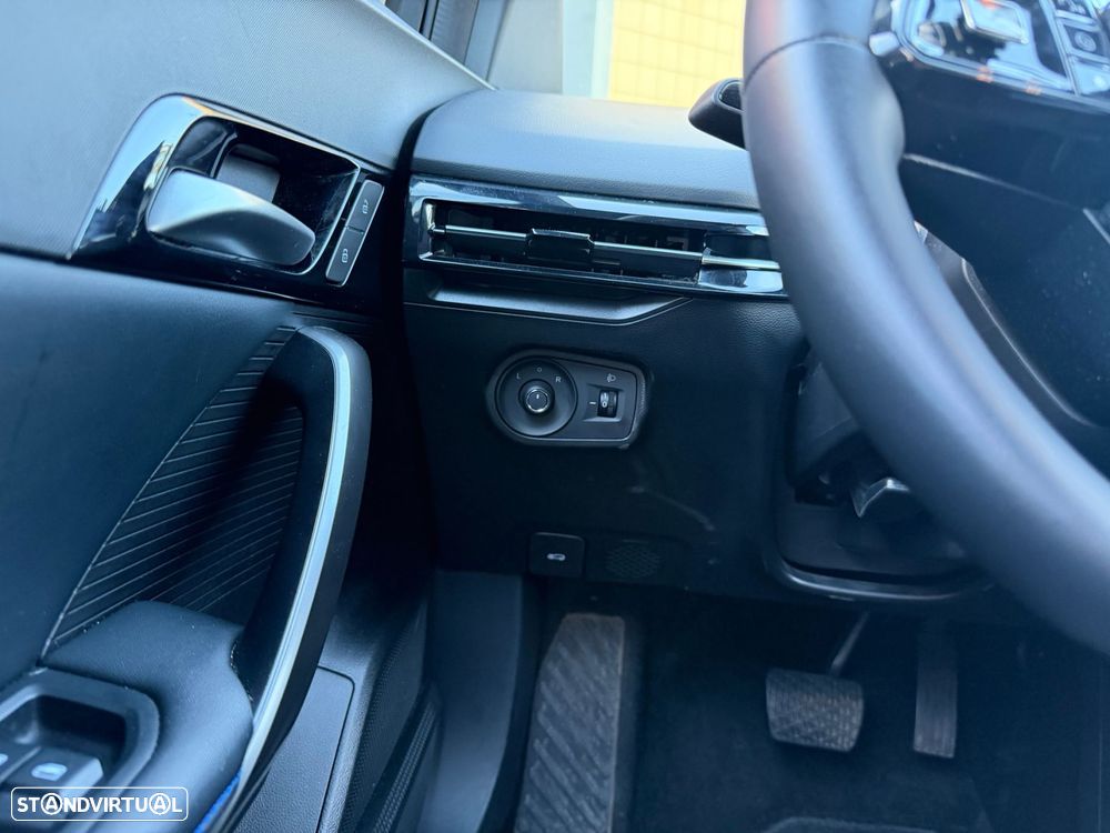 MG MG4 64 kWh Luxury - 32