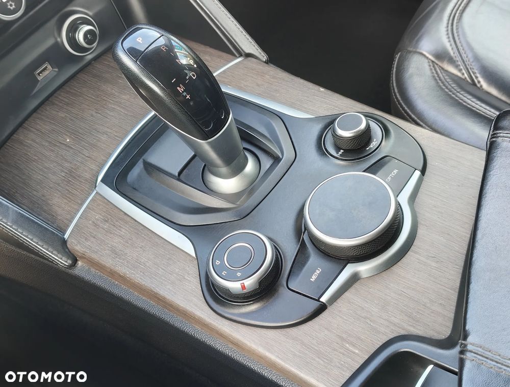 Alfa Romeo Stelvio 2.0 Turbo First Edition Q4 - 15