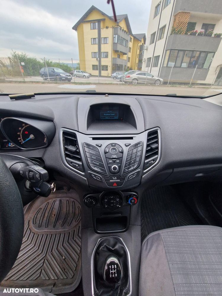 Ford Fiesta - 9