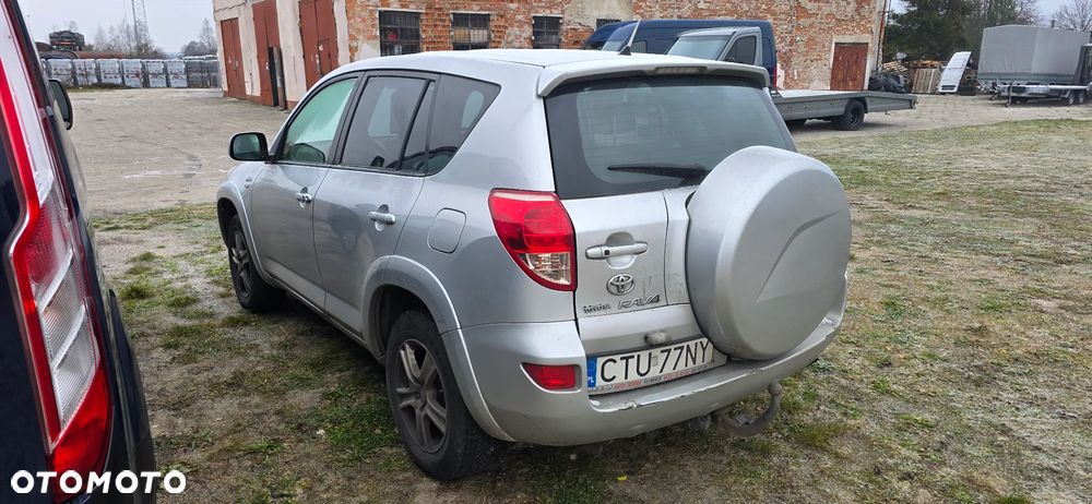 Toyota RAV4 2.2 D-CAT 4x4 Executive - 3