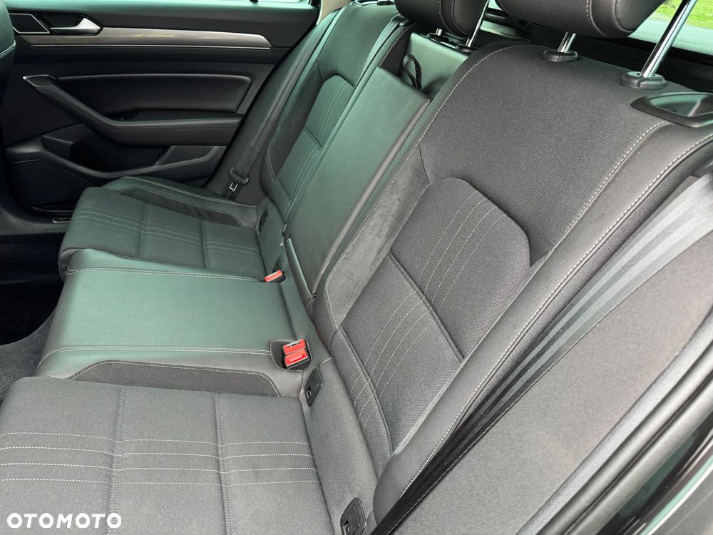 Volkswagen Passat Alltrack 2.0 TDI SCR 4Motion DSG - 37