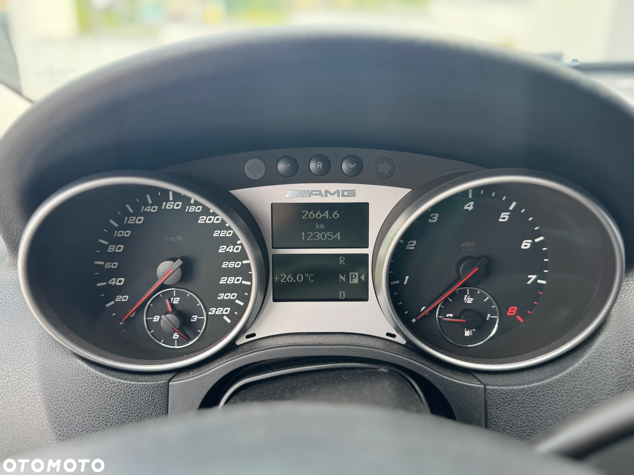 Mercedes-Benz ML 63 AMG 4-Matic - 10