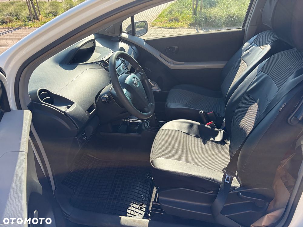 Toyota Yaris 1.4 D-4D Terra A/C - 10