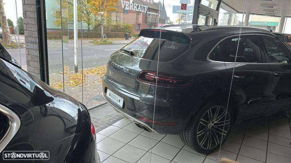 Porsche Macan Turbo - 11