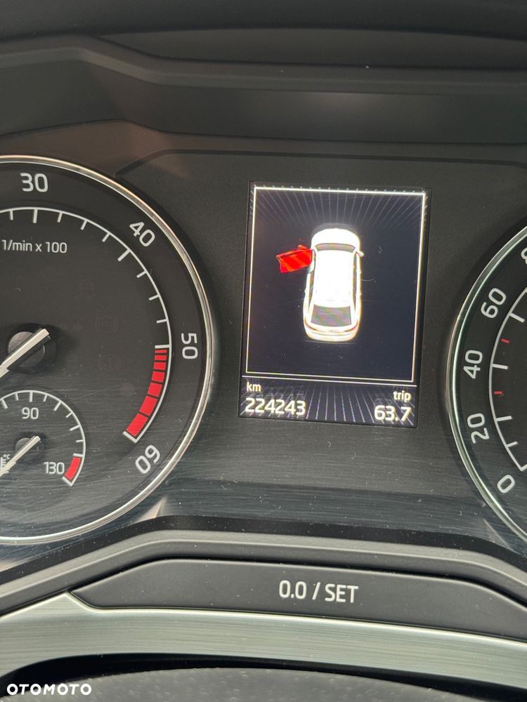 Skoda Superb 2.0 TDI DSG Premium Edition - 19