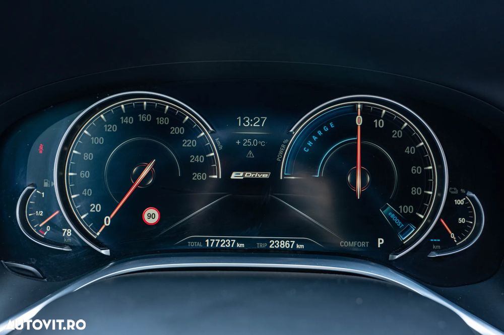BMW Seria 7 740e iPerformance - 27