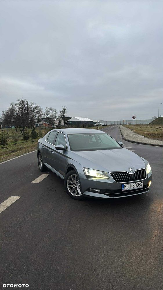 Skoda Superb 1.5 TSI ACT Ambition DSG - 4