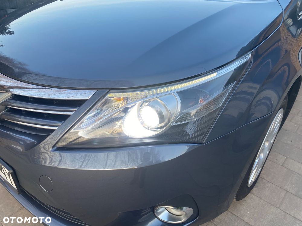 Toyota Avensis - 12