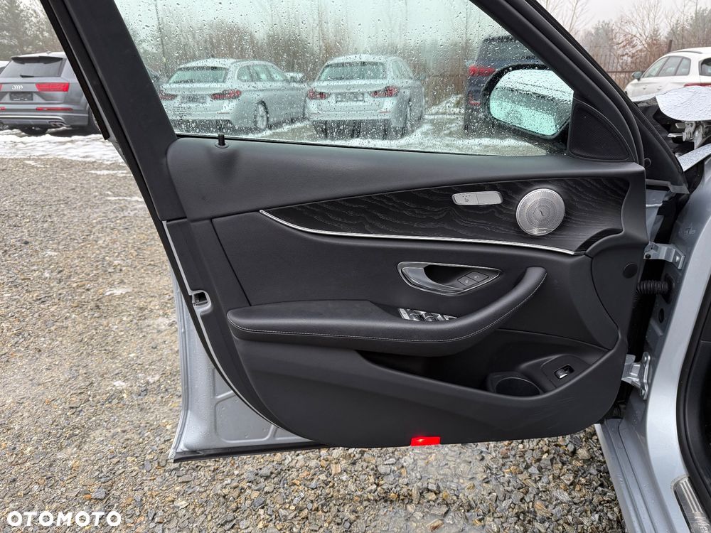 Mercedes-Benz Klasa E - 12