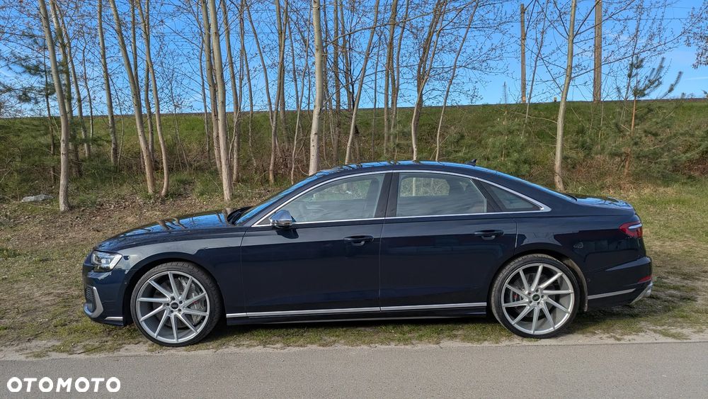 Audi S8 - 4