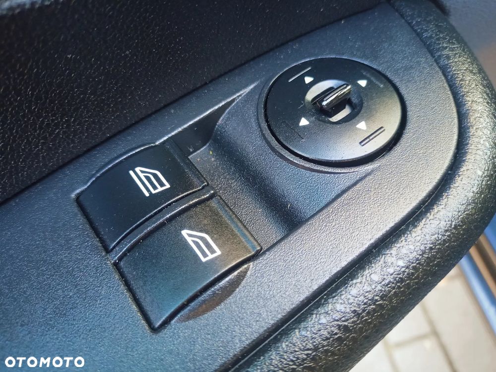 Ford Focus 1.6 Amber X - 8