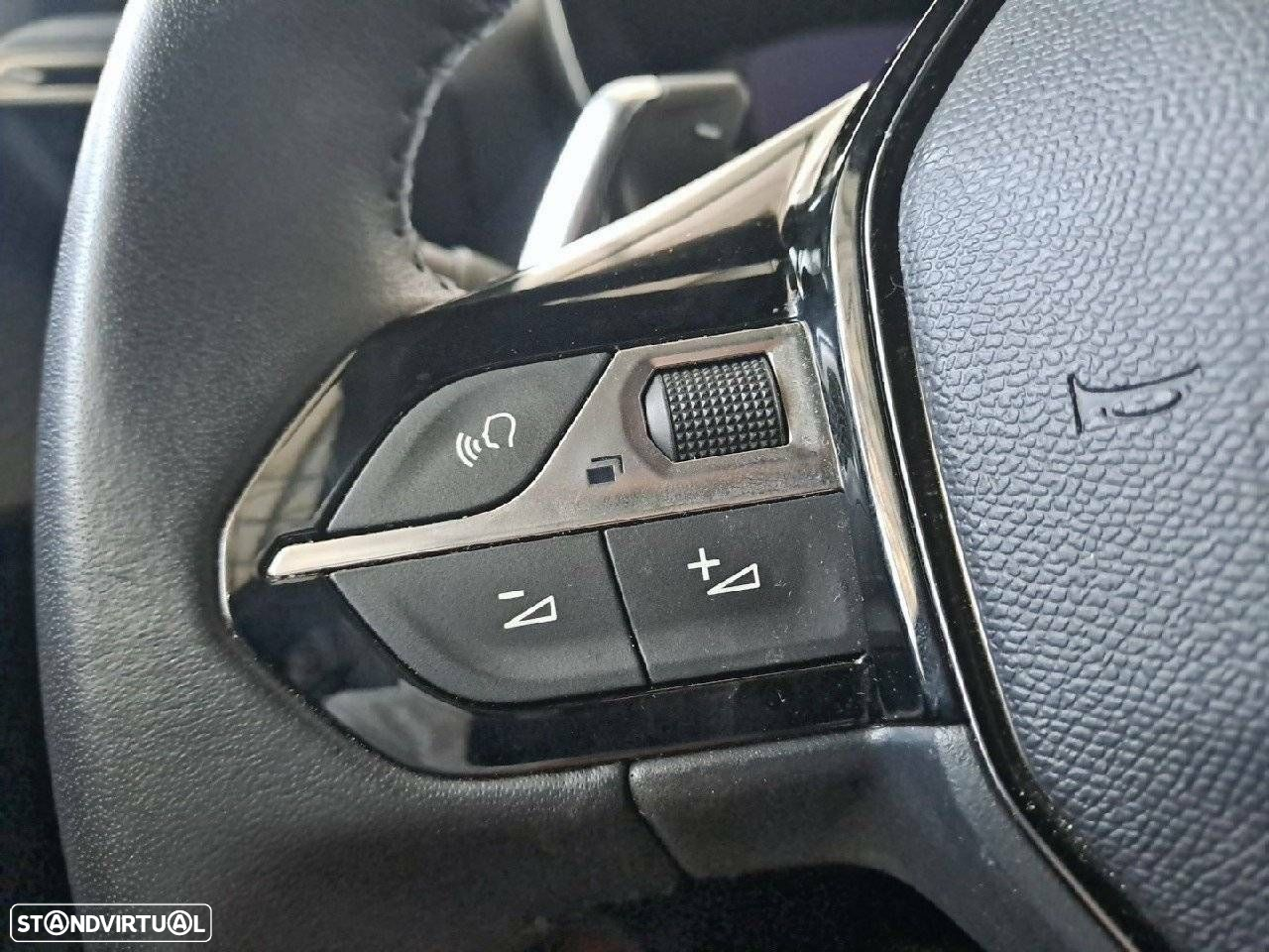 Peugeot 2008 1.2 Hybrid Allure e-DCS6 - 16