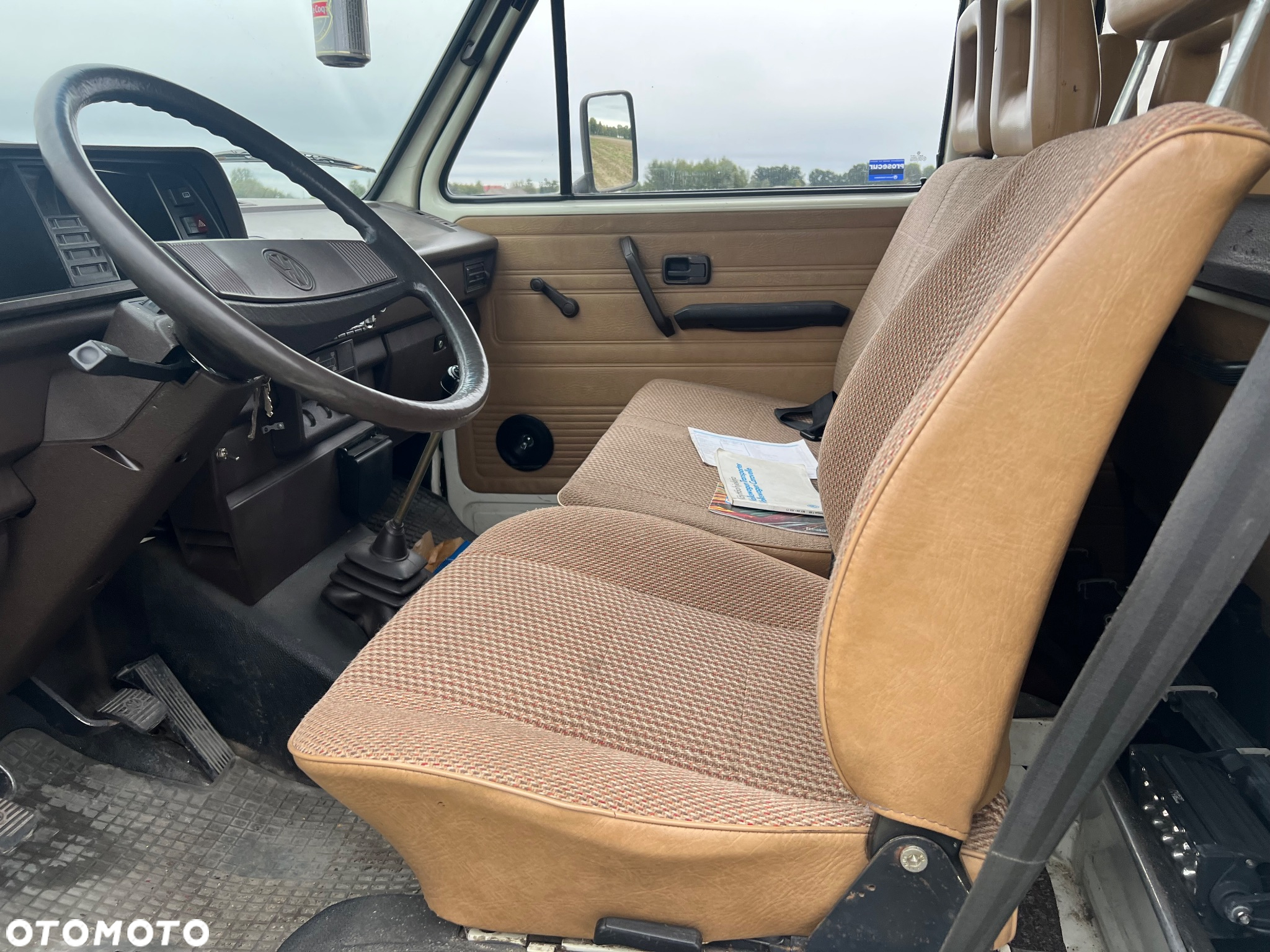 Volkswagen Caravelle - 17