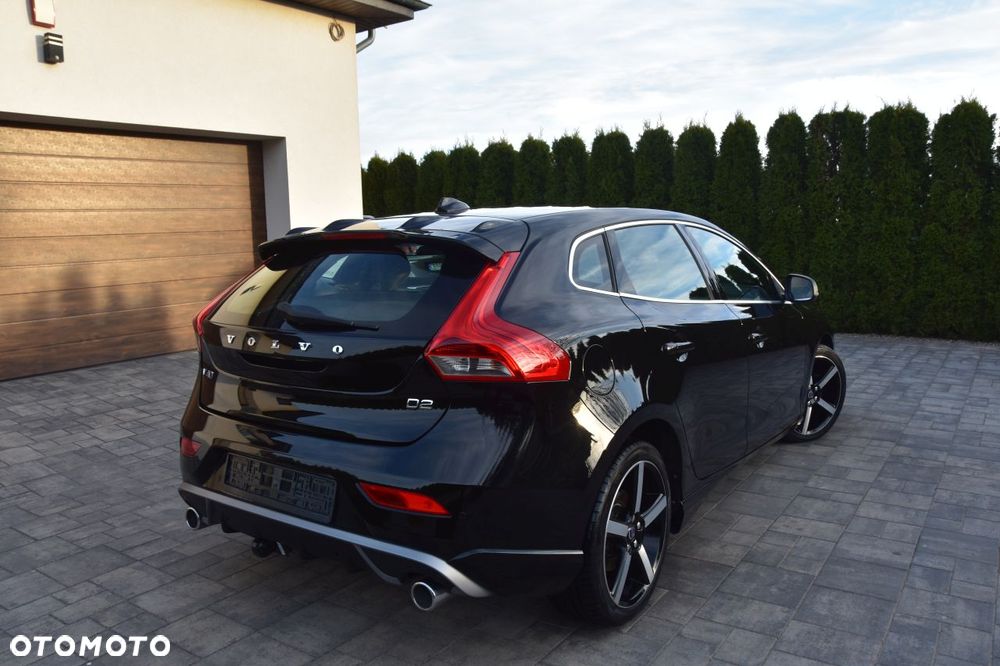 Volvo V40 D2 Drive-E R-Design Momentum - 3