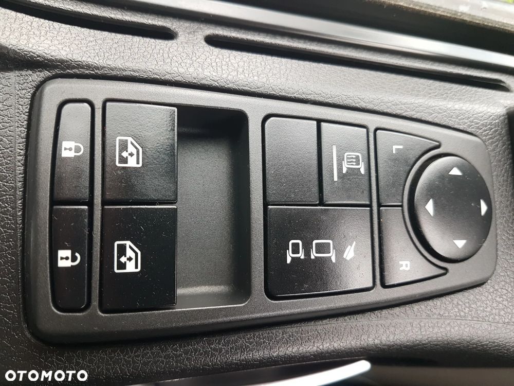 MAN TGL 12.220 HAKOWIEC SKIBICKI 4x2 KLIMA HAKOWIEC DO KONTENERÓW MANUAL 12T POD KONTENERY - 11