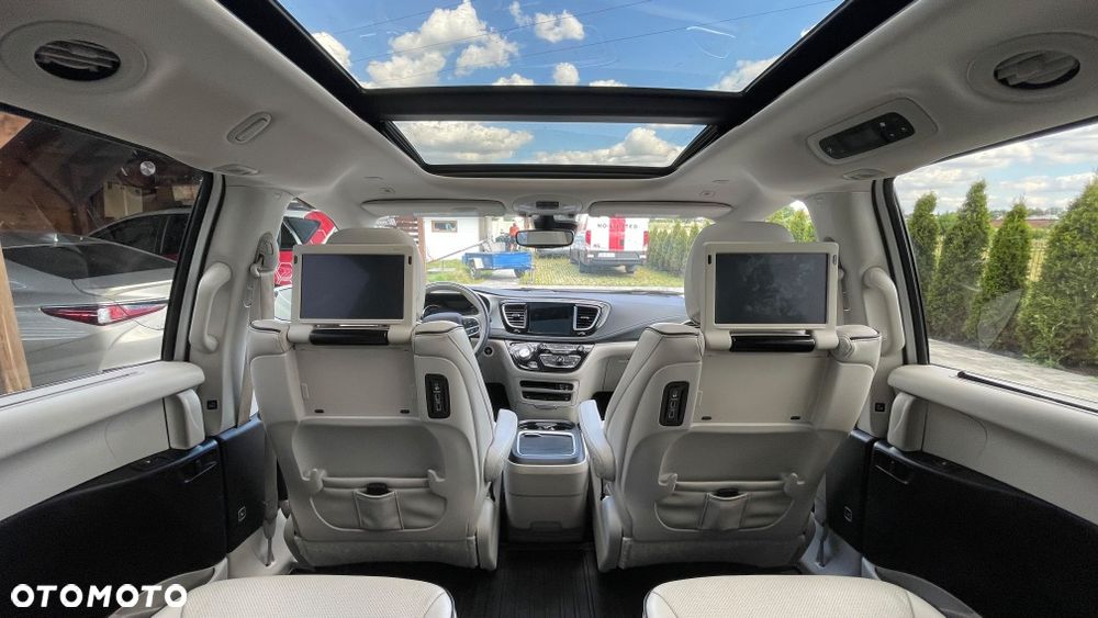 Chrysler Pacifica - 4