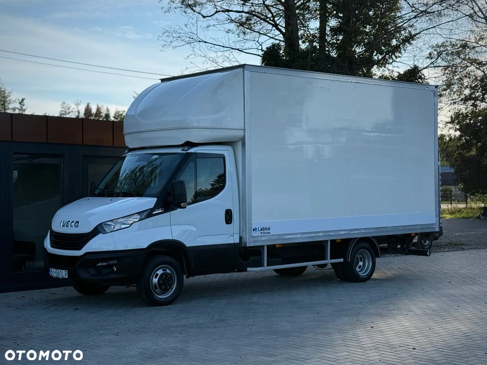 Iveco Daily 35C18 3.0 HPI 180KM / 2023 Rok Produkcji / Kontener 4,7m + Winda 750KG / 93.090KM PRZEBIEG / Automat Hi-Matic / ZAREJESTROWANY W PL - 16