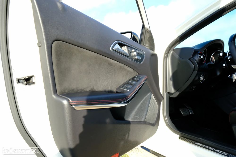 Mercedes-Benz A 45 AMG 4Matic Speedshift 7G-DCT - 12
