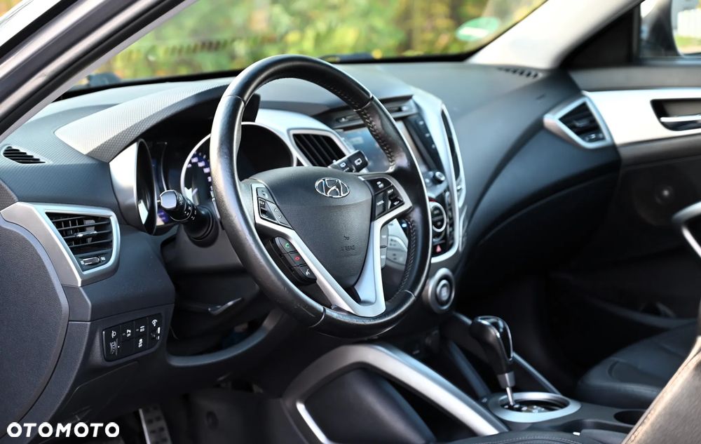 Hyundai Veloster - 21