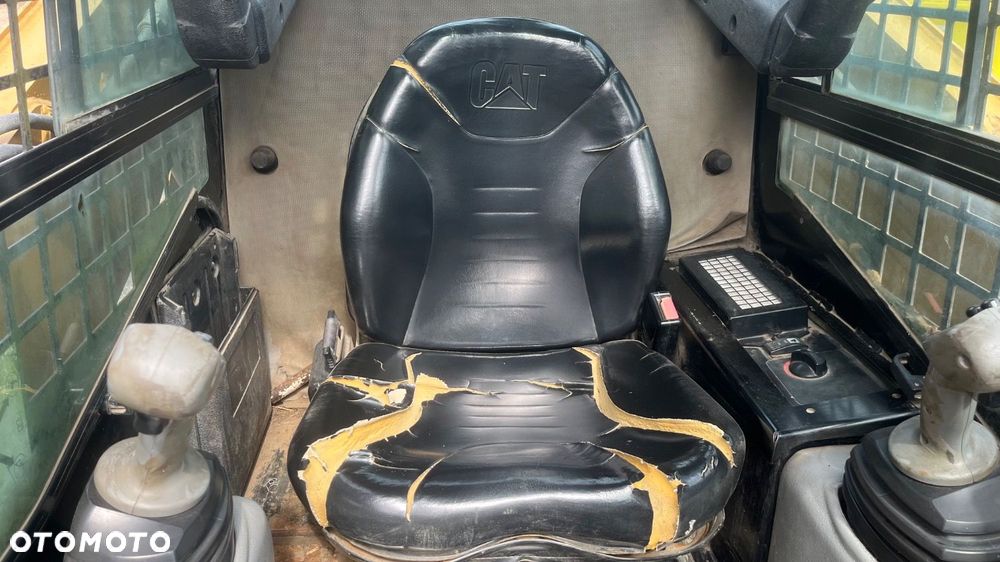Caterpillar 242 B 4X4 - 11