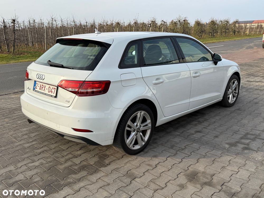 Audi A3 Sportback 1.6 TDI (clean diesel) S tronic Attraction - 4