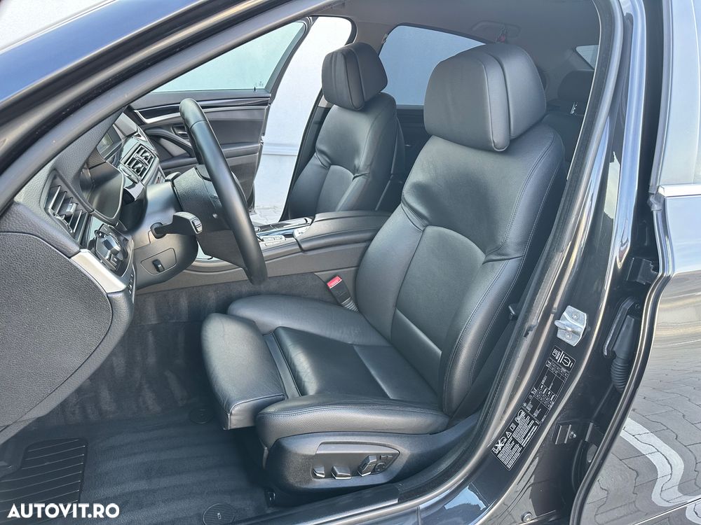 BMW Seria 5 530d xDrive Touring Sport-Aut. Luxury Line - 14