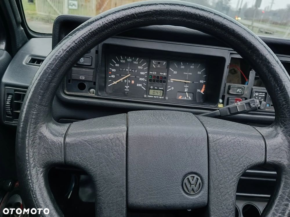 Volkswagen Golf - 10