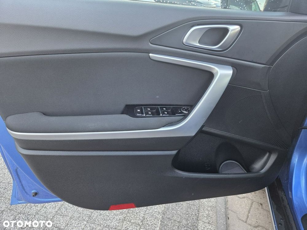 Kia XCeed 1.5 T-GDI M - 13