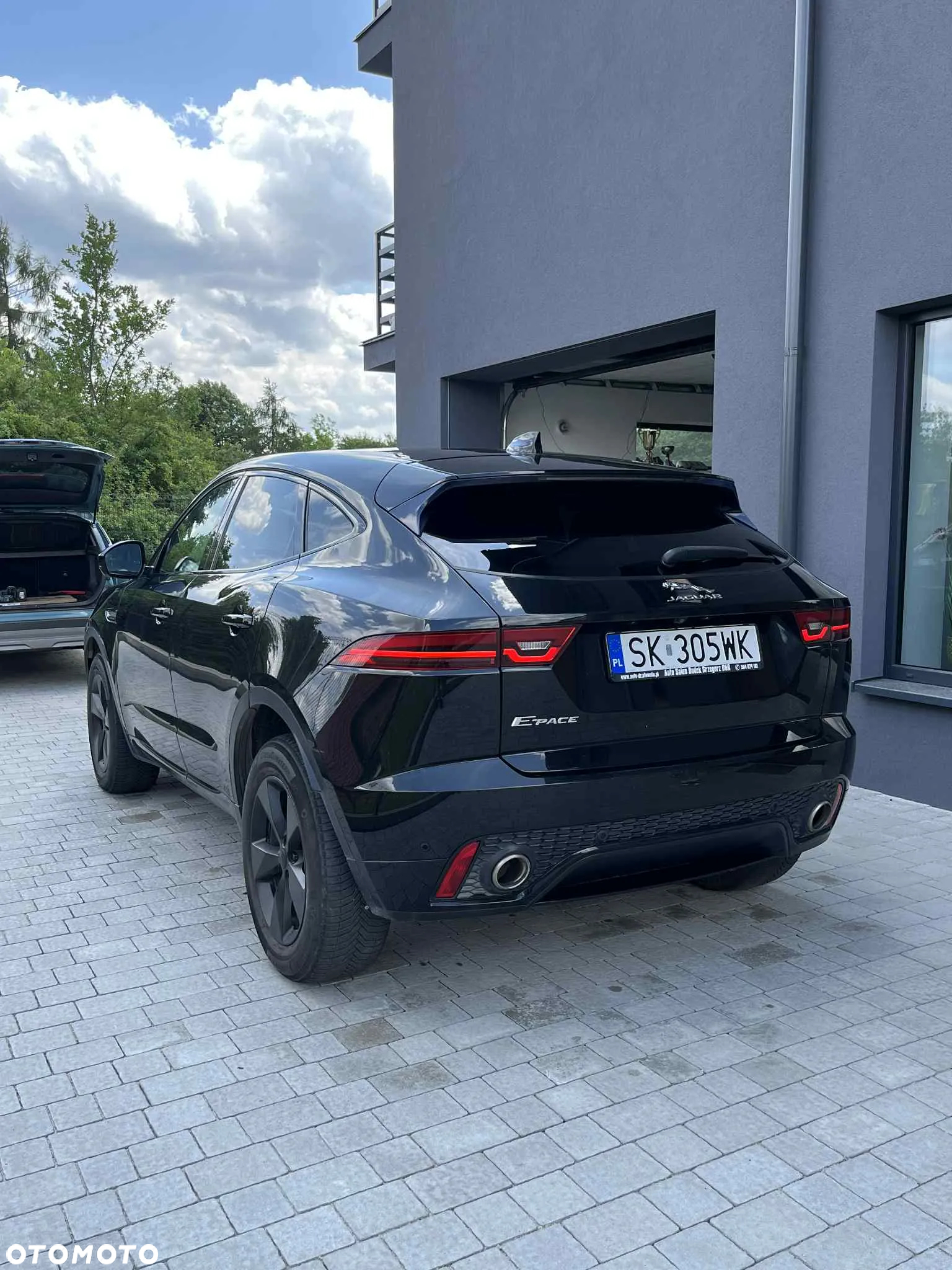 Jaguar E-Pace 2.0 i4P AWD R-Dynamic - 16