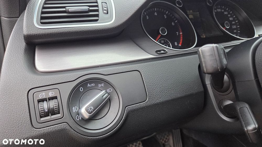 Volkswagen Passat 1.8 TSI Comfortline - 30