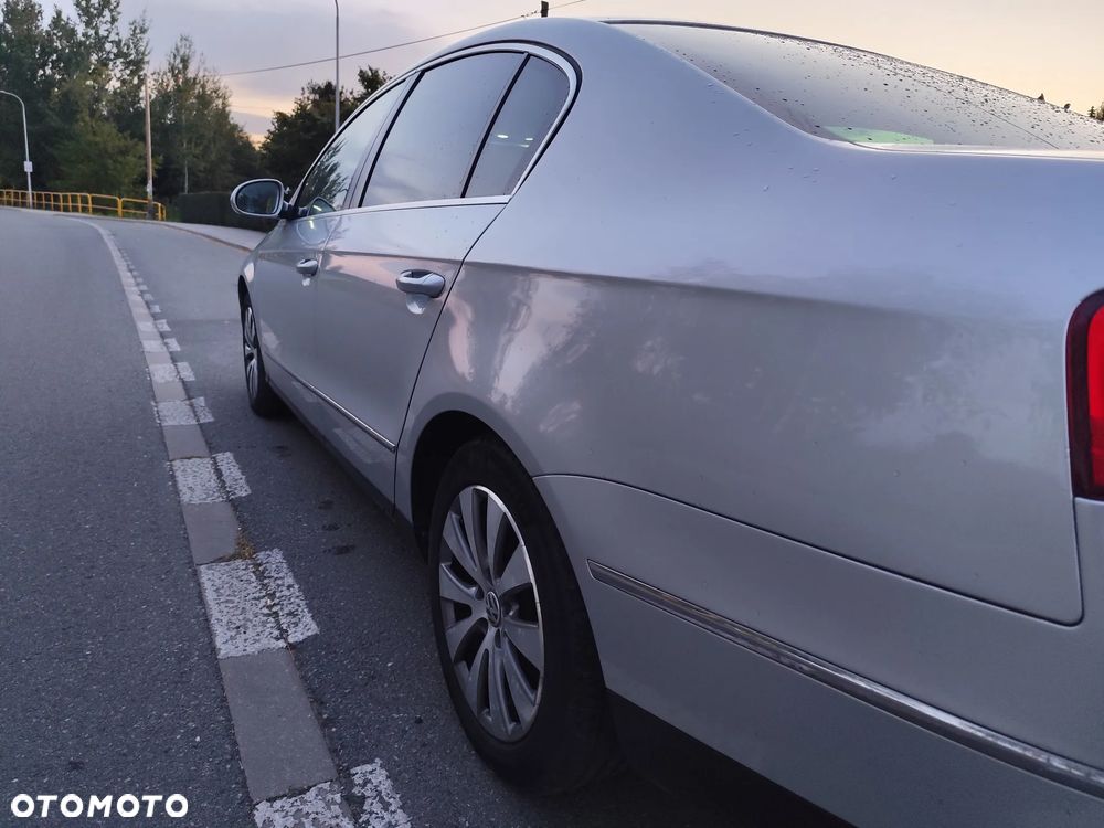 Volkswagen Passat - 12