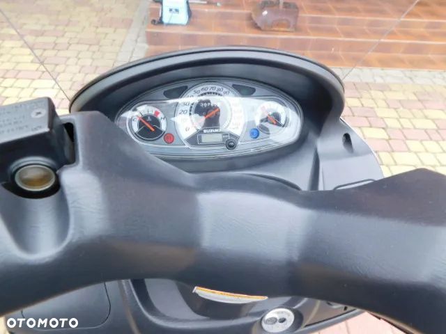 Suzuki Burgman - 8